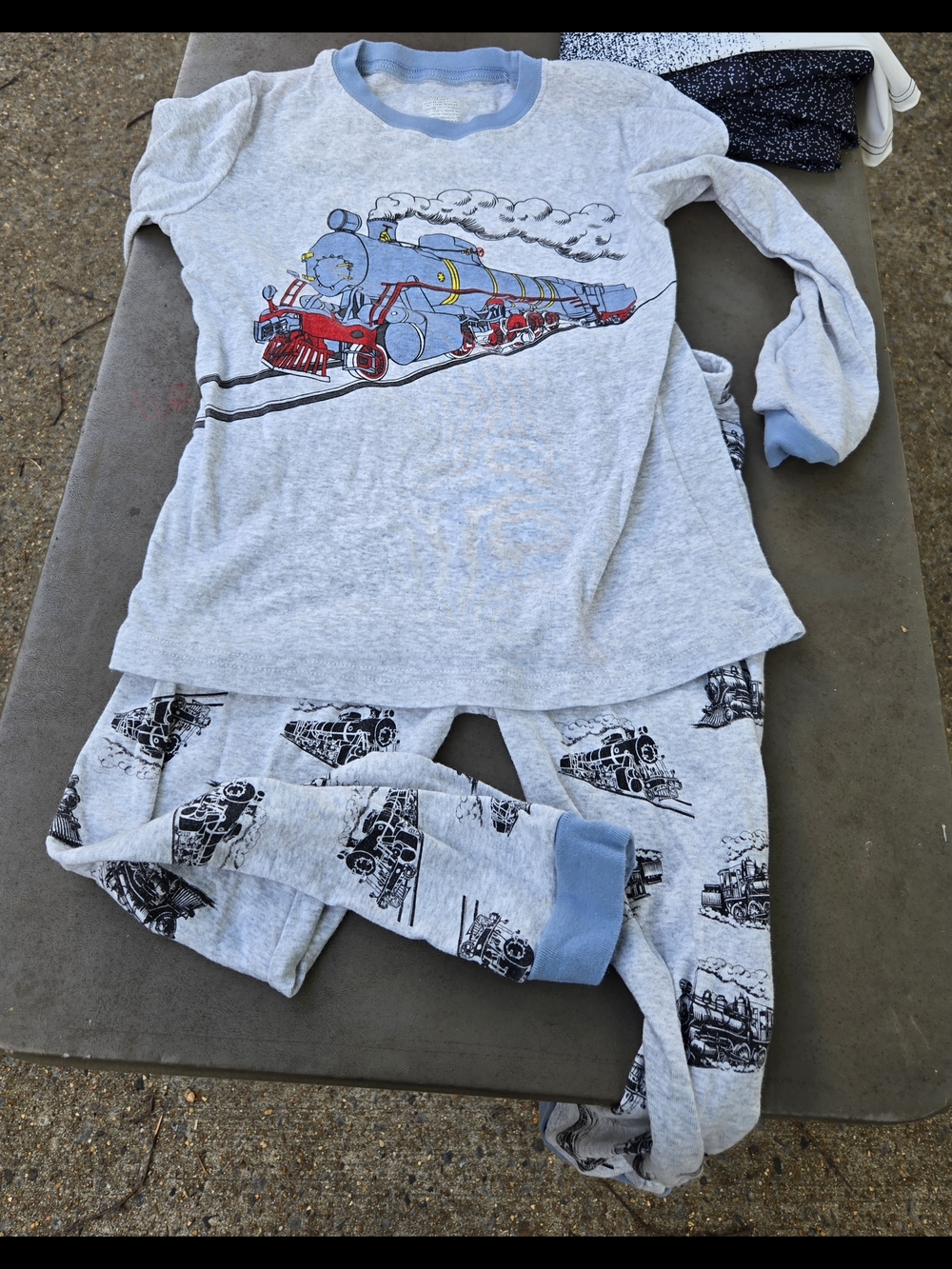 Kids Train Graphic Pajama Set - Light Gray & Blue